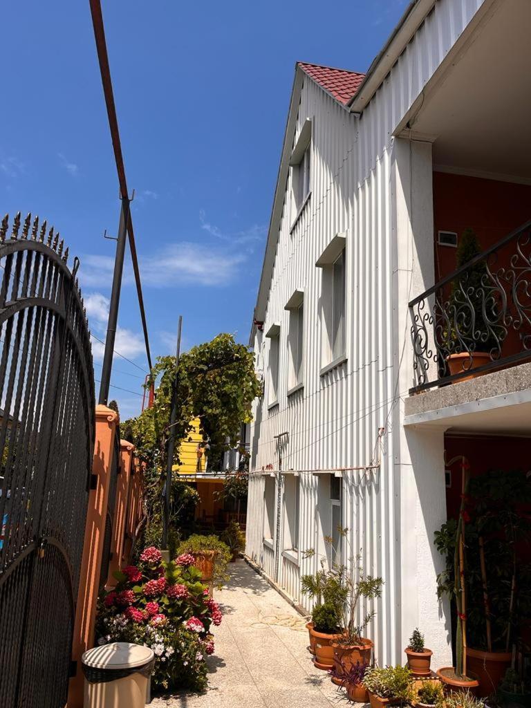 Guest House Chexovi 24 Kobuleti Exterior foto